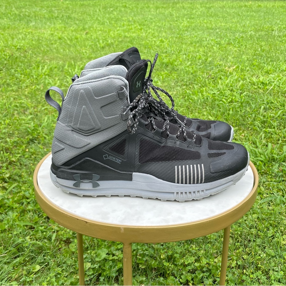 Under armour Gore Tex outdoor hiking boots black /gray Men’s size 13